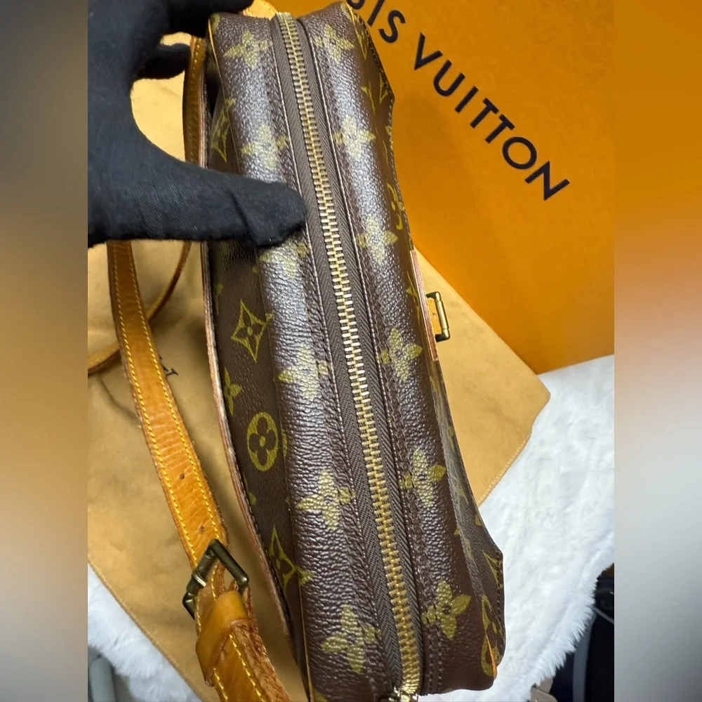 LOUIS VUITTON-MI883 Jeunefille Monogram Canvas Crossbody Bag - Picture 8 of 16